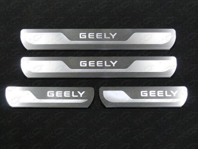 Накладки на пороги шлифованный лист надпись Geely 4 штуки ТСС для Geely Emgrand X7 2018-2021